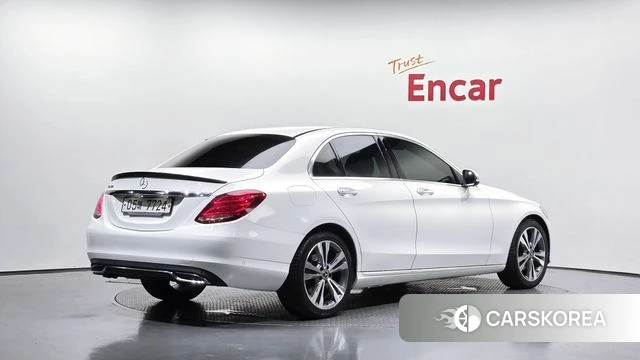 Mercedes-Benz C-Class W205 2018 Белый из Кореи