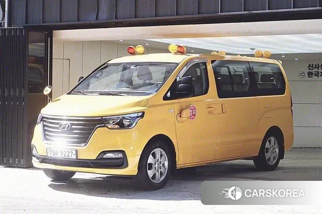 Hyundai The New Grand Starex 2020 Желтый из Кореи