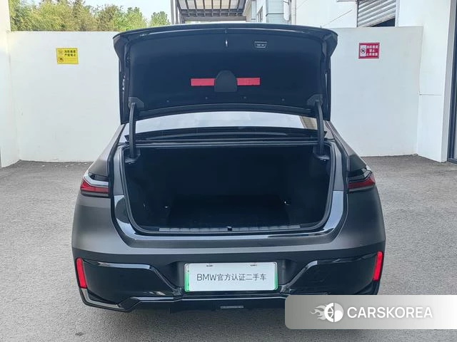 BMW i7 2023 Черный из Китая