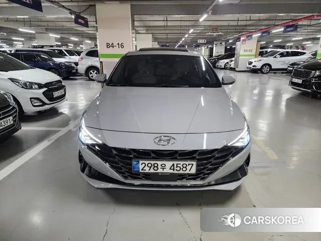 Hyundai Avante (CN7) 2021 Серебристо-серый из Кореи