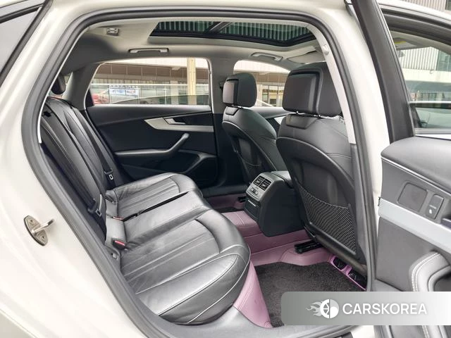 Audi A4L 2022 Белый из Китая