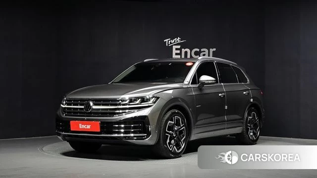 Volkswagen Touareg 3rd generation 2024 Серый из Кореи