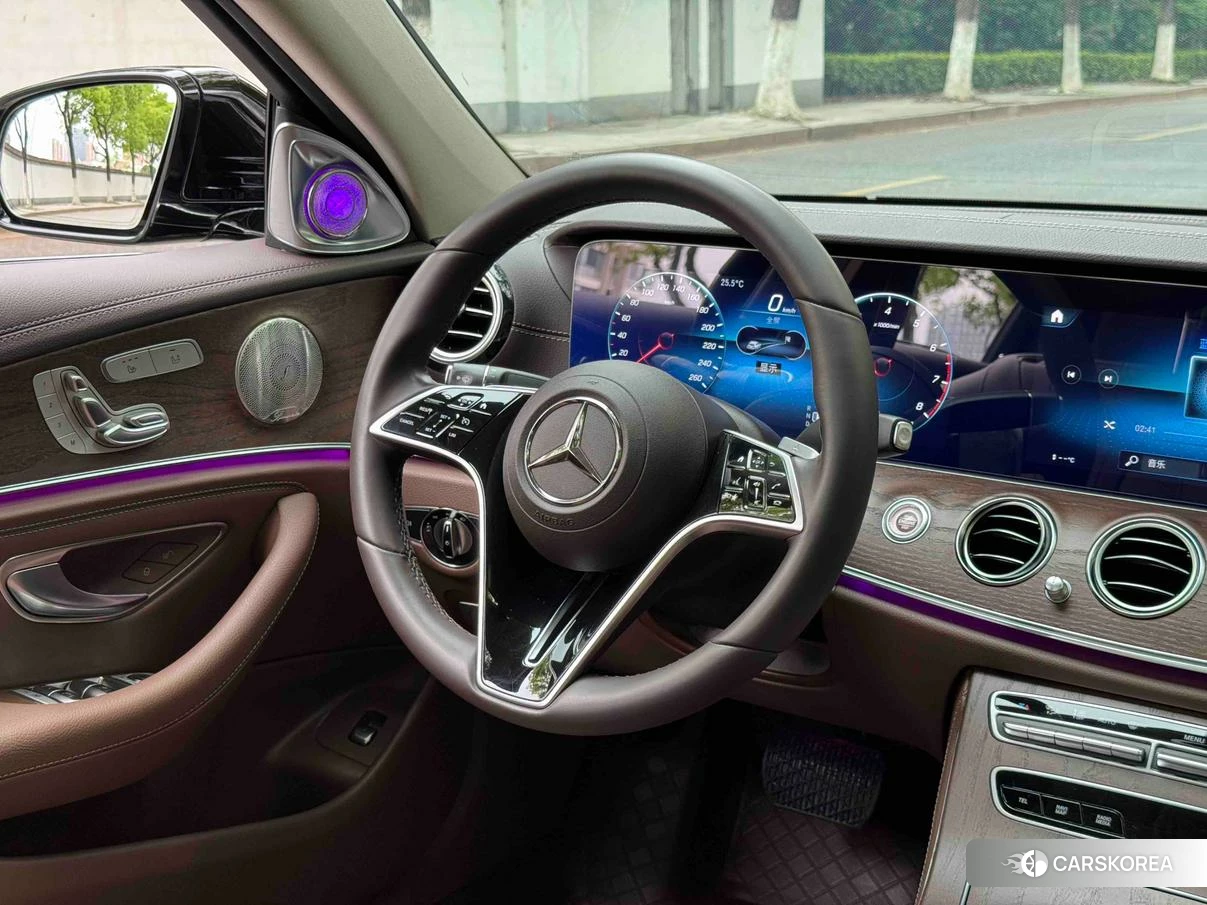 Mercedes-Benz E-class 2022 Черный из Китая