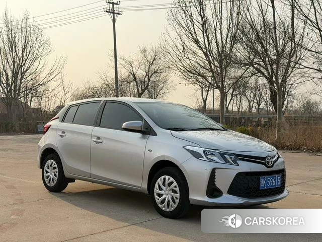 Toyota Vios FS 2021 Серебристо-серый из Китая
