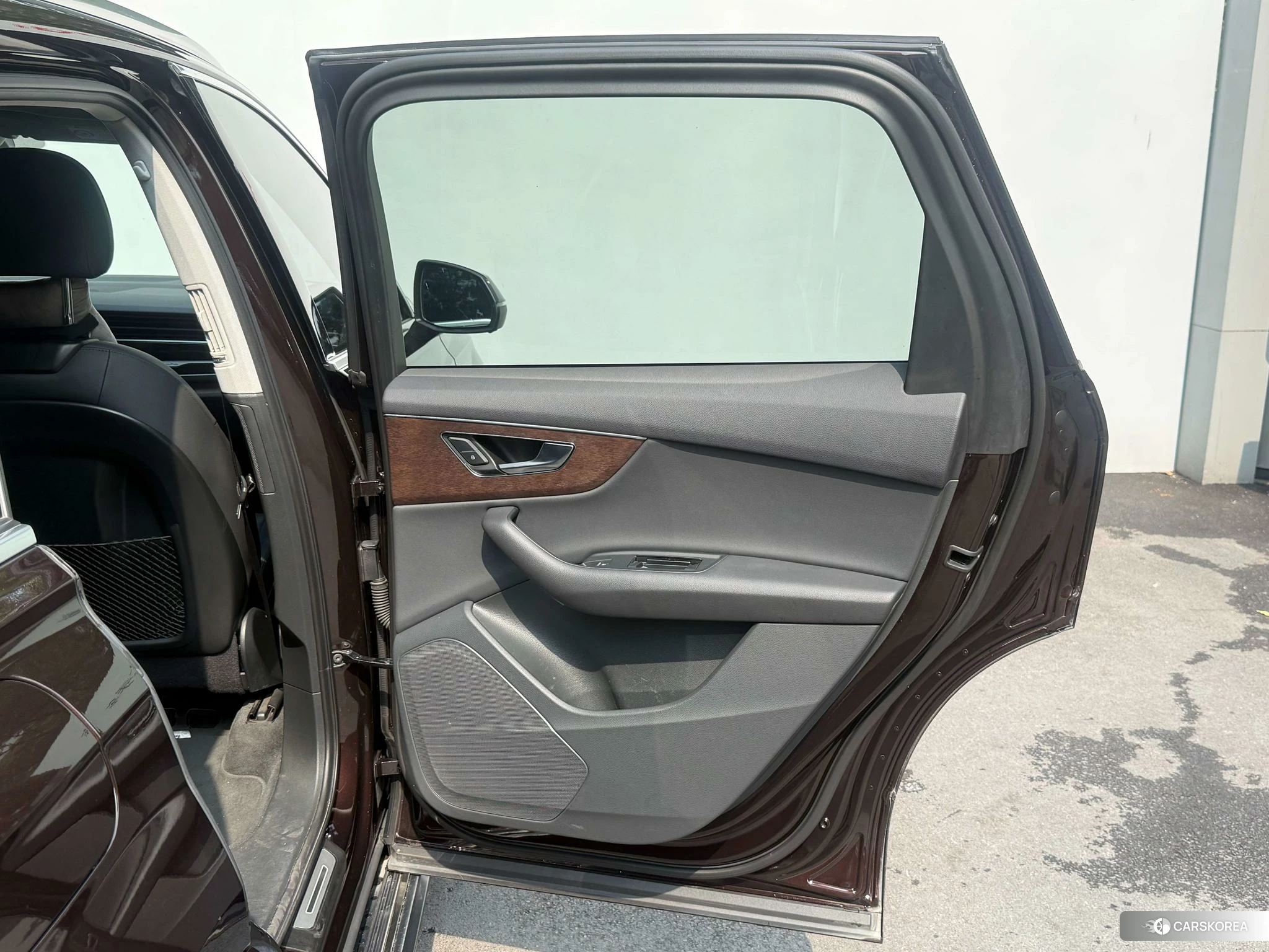 Audi Q7 2020 Коричневый из Китая