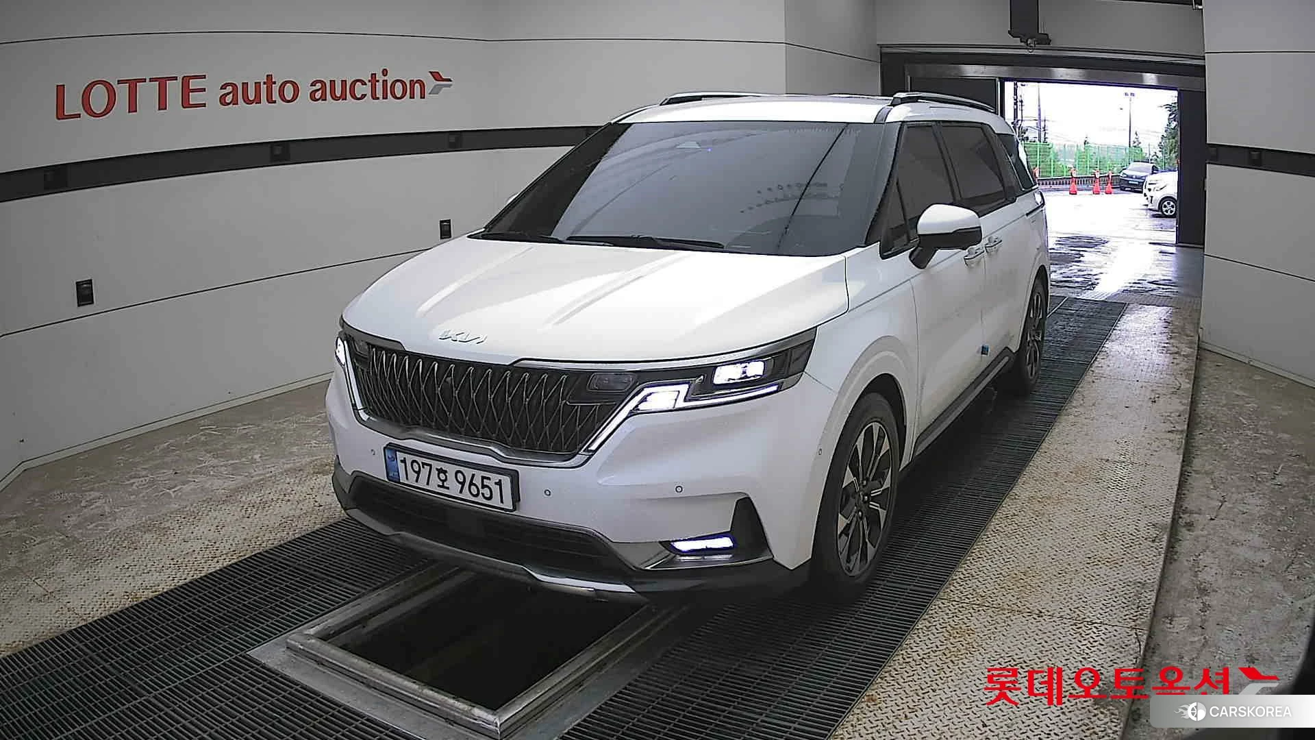 Kia Carnival 2022 Белый из Кореи