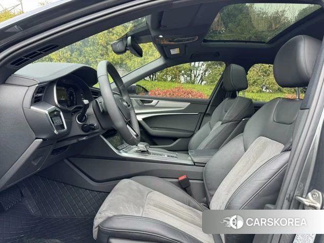 Audi A6L 2021 Темно-серый из Китая