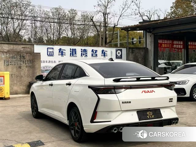 Dongfeng Fengshen Yi Hyun 2021 Белый из Китая