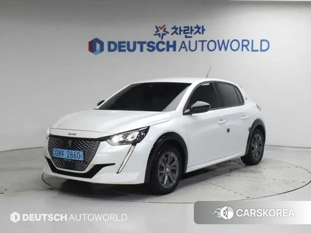 Peugeot e-208 second Generation 2022 Белый из Кореи