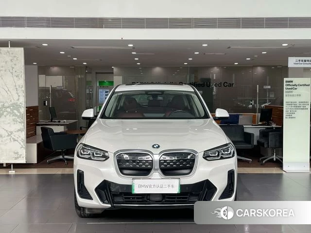 BMW iX3 2023 Белый из Китая