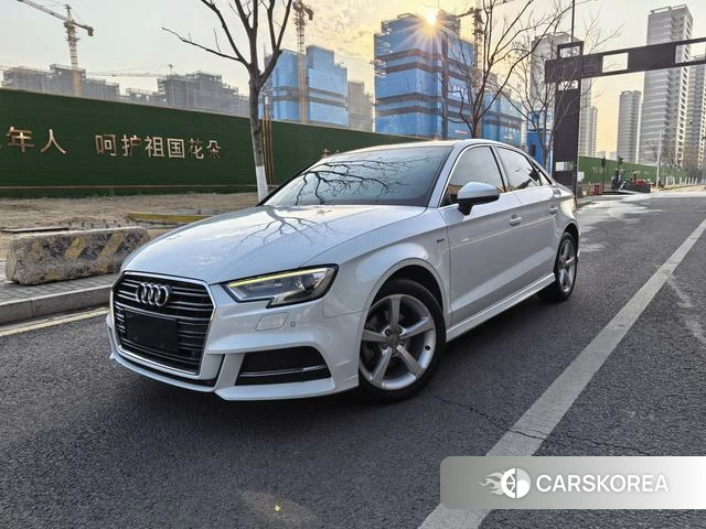 Audi A3 2018 Белый из Китая