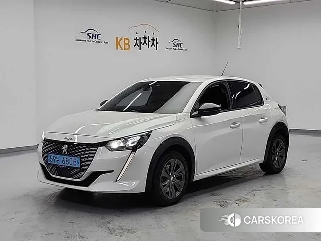 Peugeot e-208 second Generation 2022 Белый из Кореи