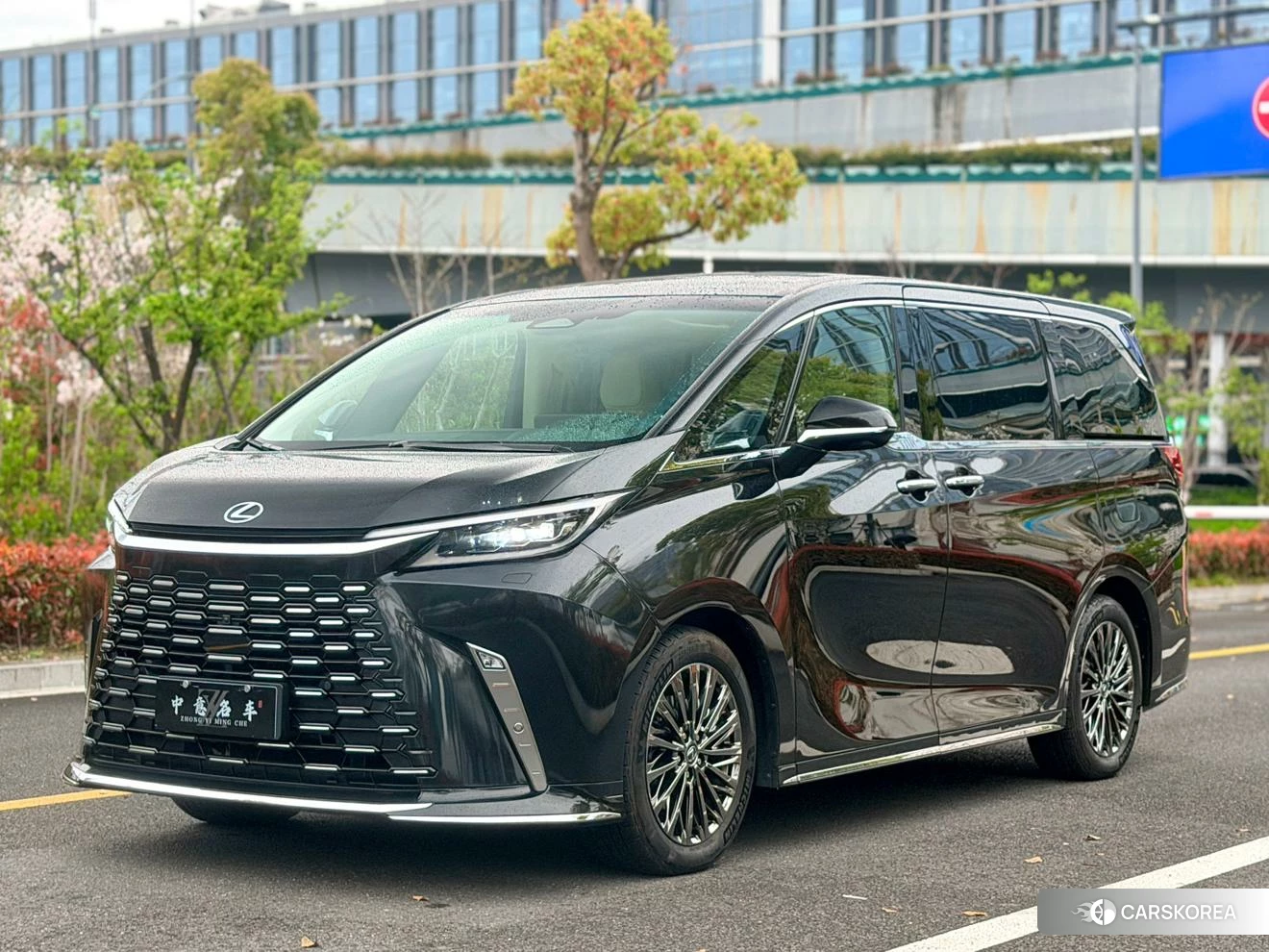 Lexus LM 2023 Черный из Китая