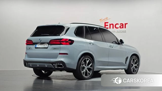BMW X5 (G05) 2025 Светло-серебряный цвет из Кореи