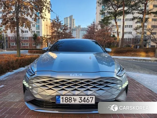 Kia K8 2022 Серебристо-серый из Кореи