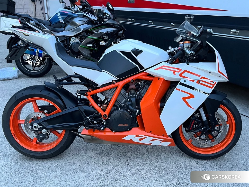 Проданный KTM 1190 RC8 R 2011 из Японии