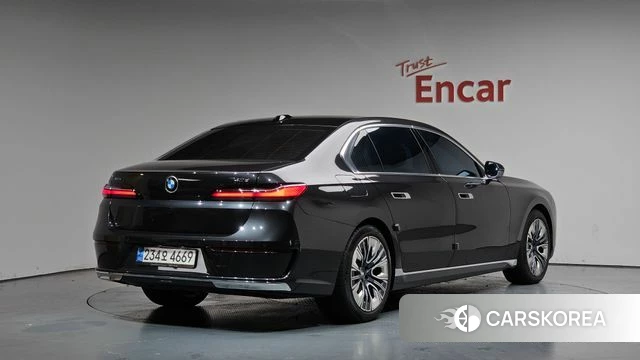 BMW 7 Series (G70) 2023 Серый из Кореи