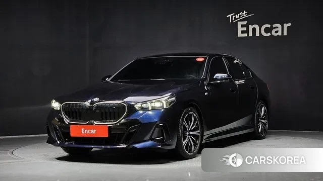 BMW 5 Series (G60) 2024 Черный из Кореи