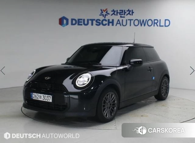 Mini Cooper C 4th generation 2024 Черный из Кореи