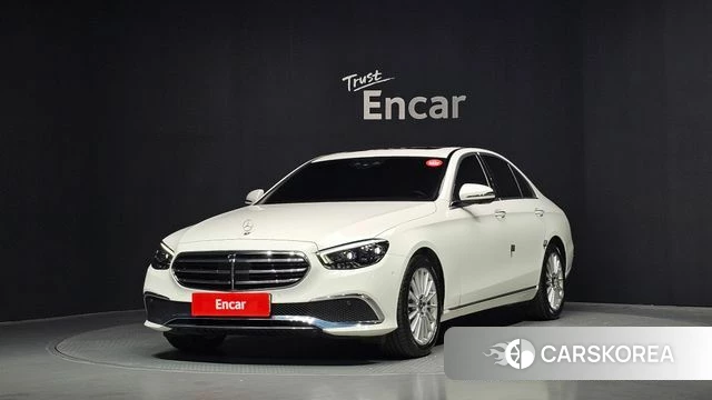 Mercedes-Benz E-Class W213 2022 Белый из Кореи