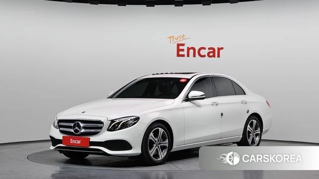 Mercedes-Benz E-Class W213 2018 Белый из Кореи