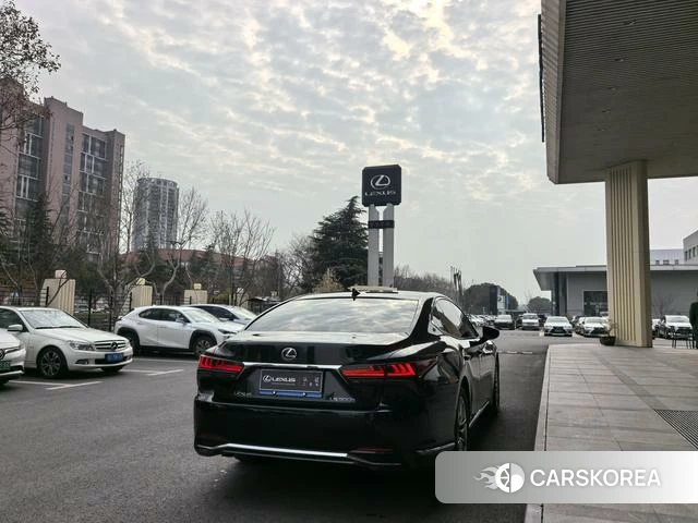 Lexus LS 2022 Черный из Китая