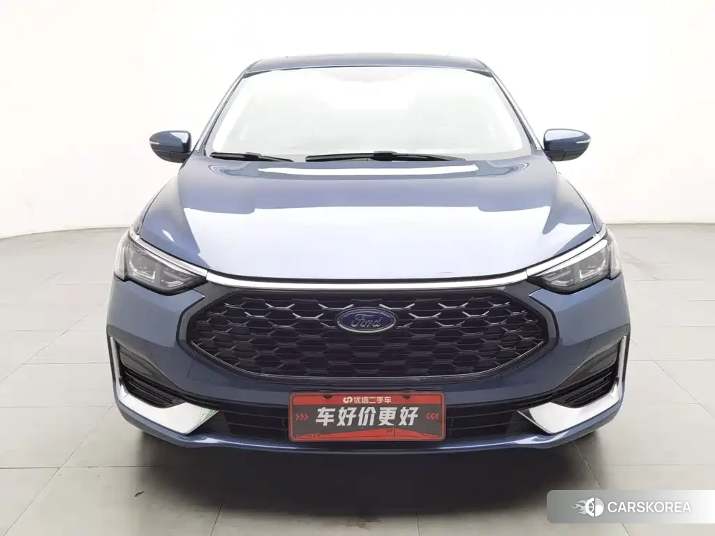 Ford Escort 2021 Синий из Китая, фото 2