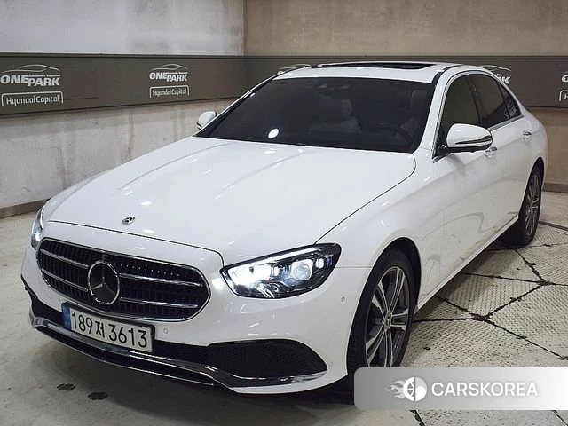 Mercedes-Benz E-Class W213 2022 Белый из Кореи