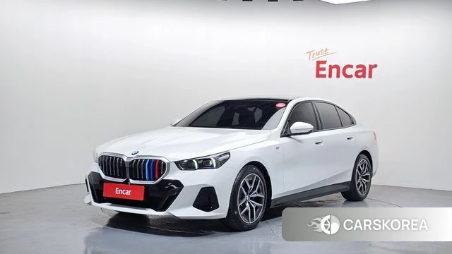 BMW 5 Series (G60) 2025 Белый из Кореи