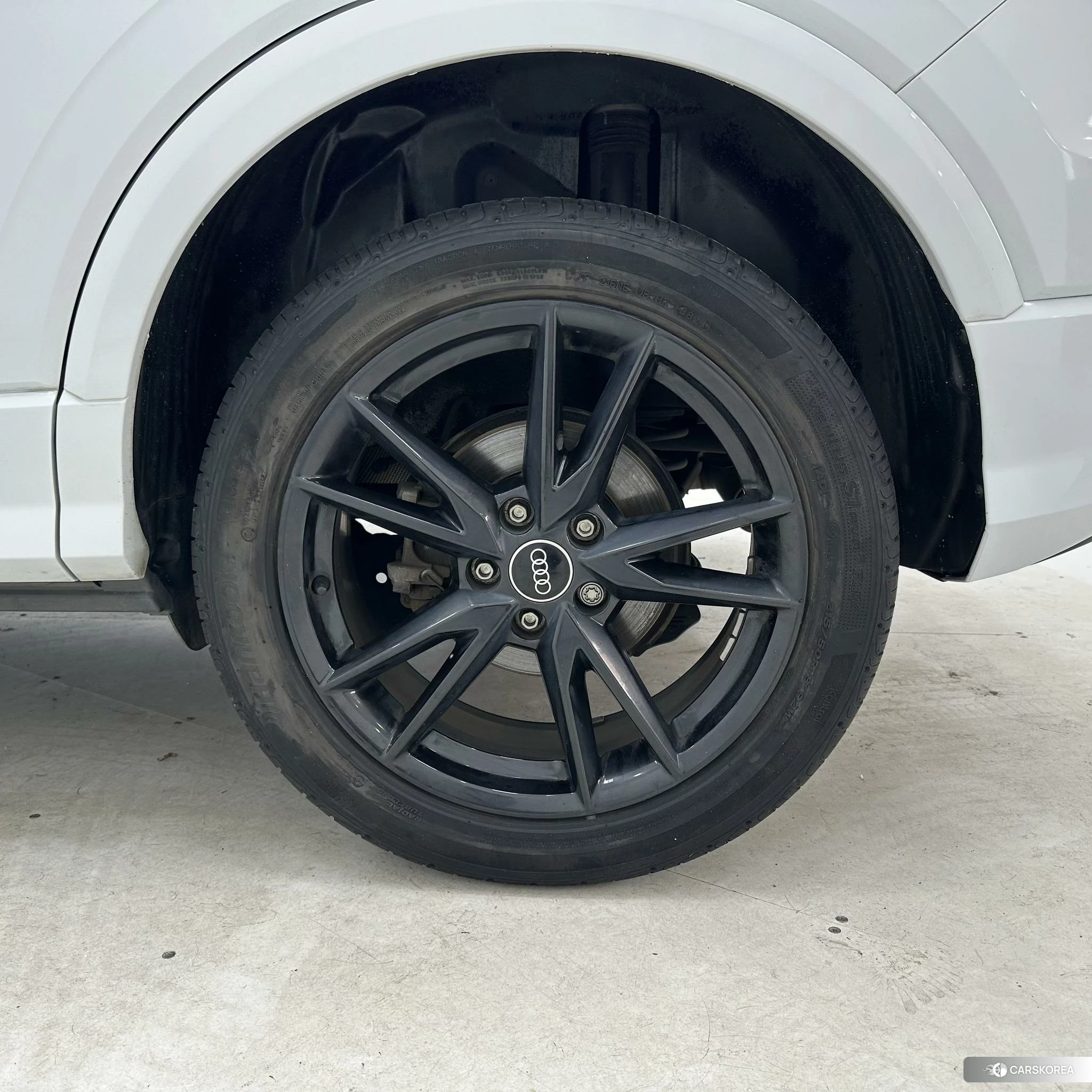 Audi Q2L 2021 Белый из Китая