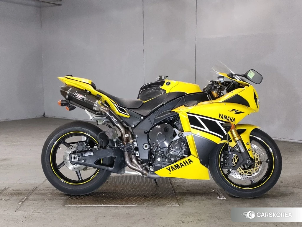 Проданный Yamaha YZF-R1 2011 из Японии