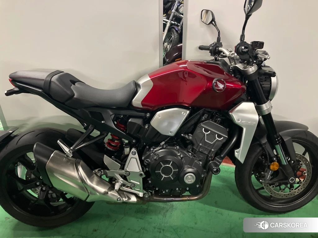 Проданный Honda CB1000R 2018 из Японии