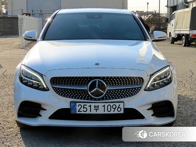 Mercedes-Benz C-Class W205 2019 Белый из Кореи