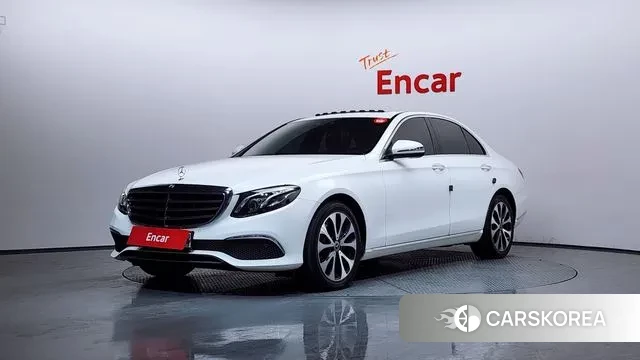 Mercedes-Benz E-Class W213 2018 Белый из Кореи