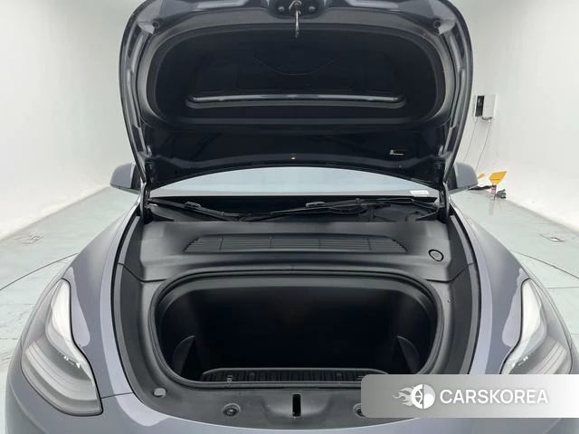 Tesla Model Y 2022 Темно-серый из Китая