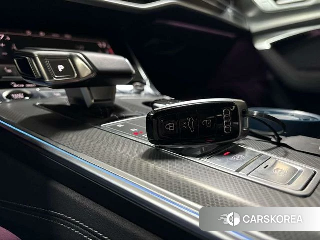 Audi A6 (import) 2024 Черный из Китая