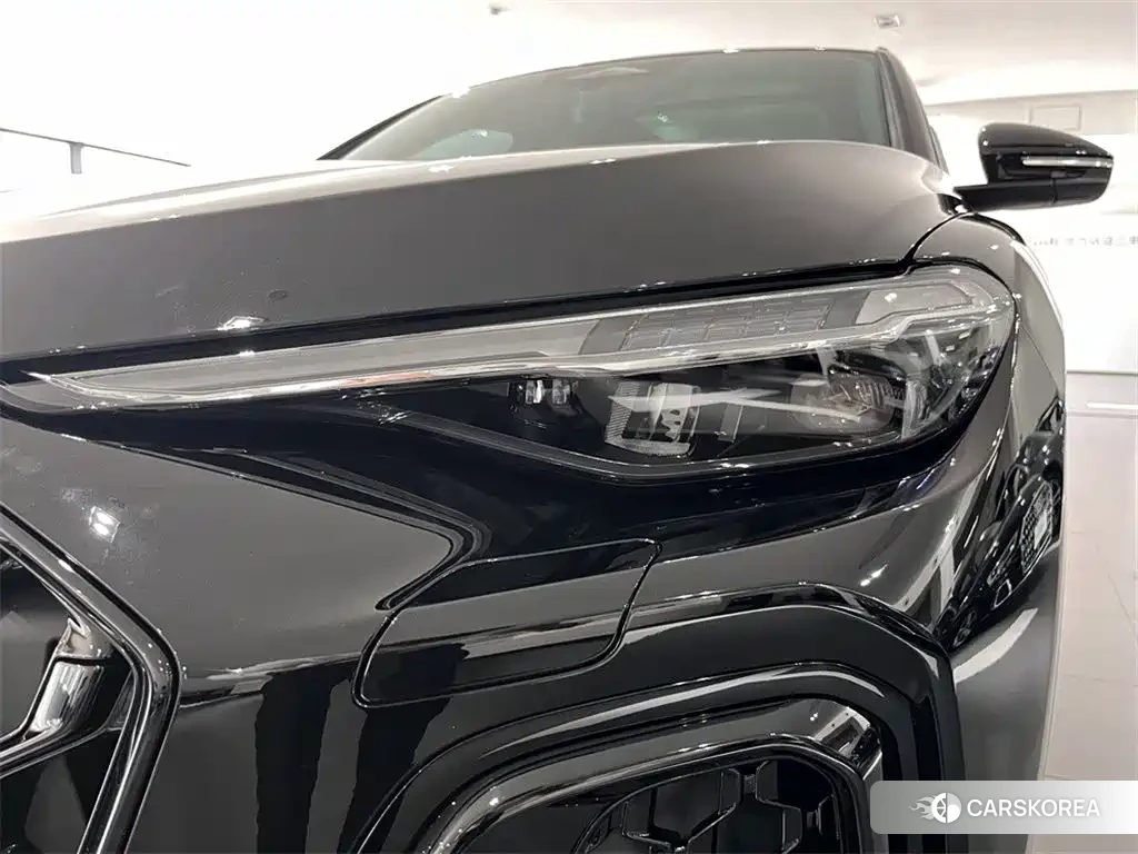 Audi Q5L 2026 Черный из Китая