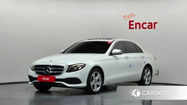 Mercedes-Benz E-Class W213 2018 Белый из Кореи