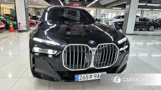 BMW 7 Series (G70) 2023 Черный из Кореи