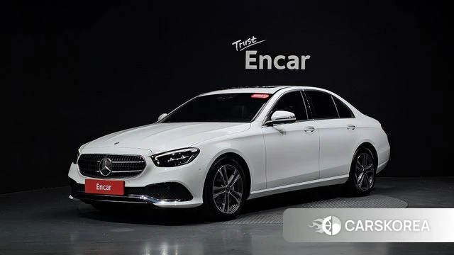 Mercedes-Benz E-Class W213 2023 Белый из Кореи