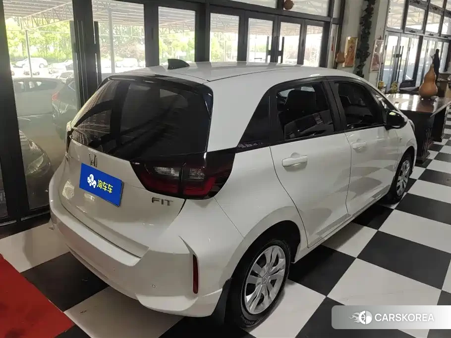 Honda Fit 2022 Белый из Китая