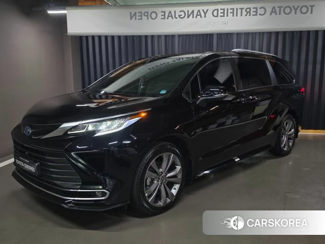 Toyota Sienna 4th Generation 2025 Черный из Кореи