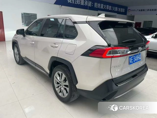 Toyota Wilanda 2023 Шампань из Китая
