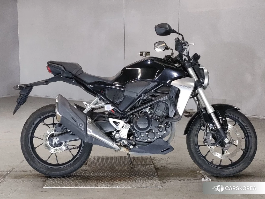 Проданный Honda CB250R 2018 из Японии, фото 2