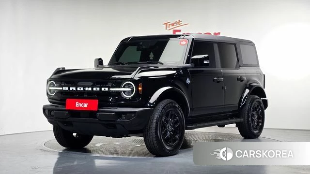 Ford Bronco 6th Generation 2023 Черный из Кореи