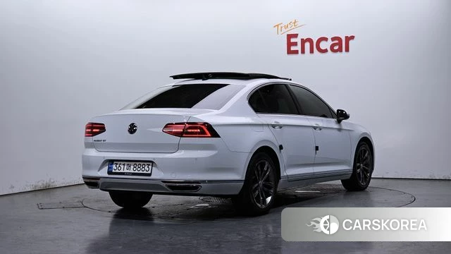 Volkswagen Passat GT (B8) 2018 Белый из Кореи