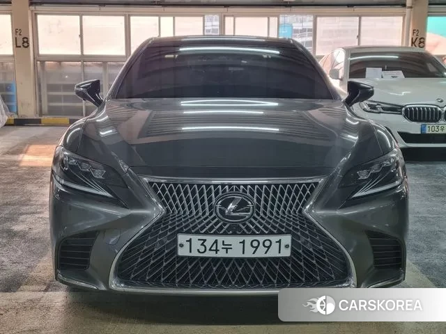 Lexus LS500 5th generation 2020 Серебристо-серый из Кореи