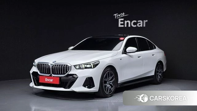 BMW 5 Series (G60) 2023 Белый из Кореи