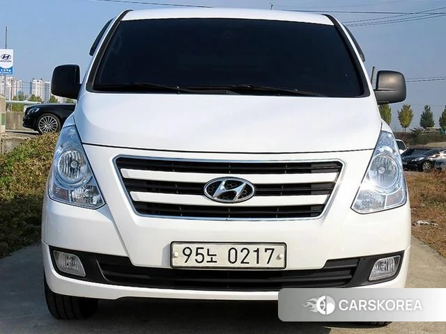 Hyundai Grand Starex 2018 Белый из Кореи