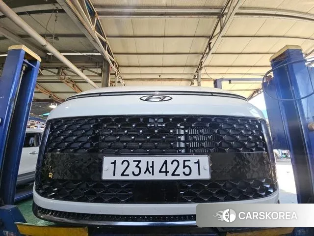 Hyundai Staria 2022 Белый из Кореи